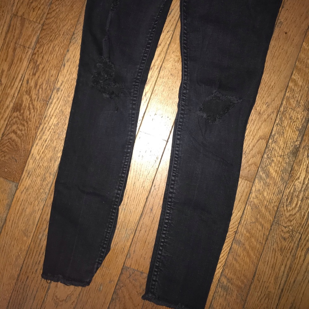 Black high rise crop length Hollister jeans - Picture 5 of 6